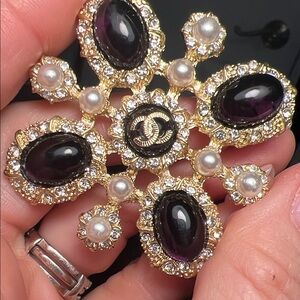 Inspired Gold Tone Brooch with Pearl and Black Accents